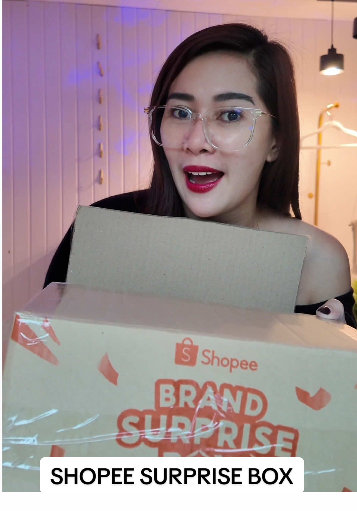Shopee Brand Surprise Box from @Shopee Philippines available from Oct 1-11! Super sulit! #shopeebrandfestival #shopeebrandsurprisebox #fyp 