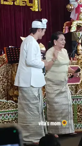 အဲ့လိုလေးလဲမေချိုနဲ့တွဲဆိုခဲ့သေးတာ 👍အရမ်းမြတ်နိုးတန်ဖိုးထားရတဲ့ကလေးလေးကိုချစ်ခဲ့ရတာအရမ်းဂုဏ်ယူတယ် နောင်လဲအများကြီးဆက်ချစ်နေအုံးမှာပါသားရေ အများကြီးတောက်ပပေးပါအုံးသားလေးရေ၊ဒီနေ့တွက်ကတော့အမေတွေလေပေါ်မှာပဲသားလေးရေ😍 #vitaminhtz #vitaminatoz #ဗီတာမင် #ဗီတာမင်သည်သာအရာရာ🌻  @vitamin @Vita Min atoz 