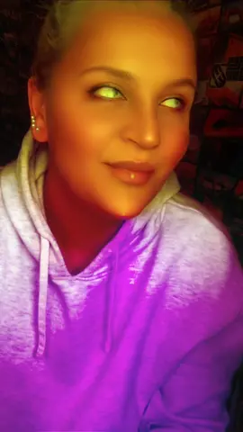 Juste pour rire 😜 #blayback #himour😂🤣comedien #foryoupage❤️❤️ #desbisousàtousmesabonnés♥️ #jaime 🤣😜🦋🤗🌹🎵🎹🎧🦋💃