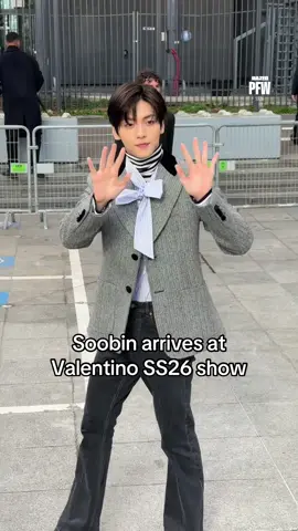 Soobin arrives at @Valentino SS26 ✨ 📹 @chestermckee  #SOOBINxVALENTINO #pfw #SOOBIN #dazedfashiontv #TikTokFashion