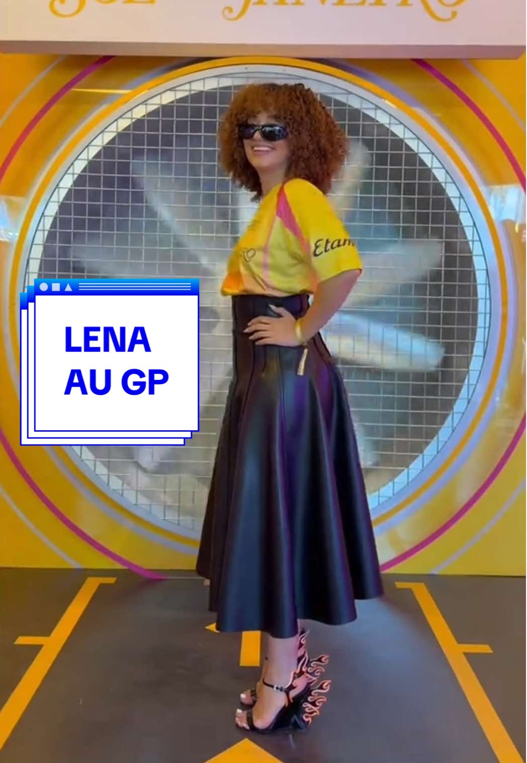 Impossible de ne pas s’ambiancer devant la turbine iconique de la boutique éphémère @Sol de Janeiro Inc fresh air only 💛 #Justkeepwatching