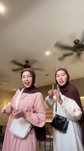 begoyang dulu💃🏻#fy #fypage #dressup 