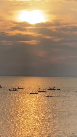 Sunset bali emang gapernah gagal 🌴🌴✨ #sunsetvibes #sunsetbali #bali #fypage 