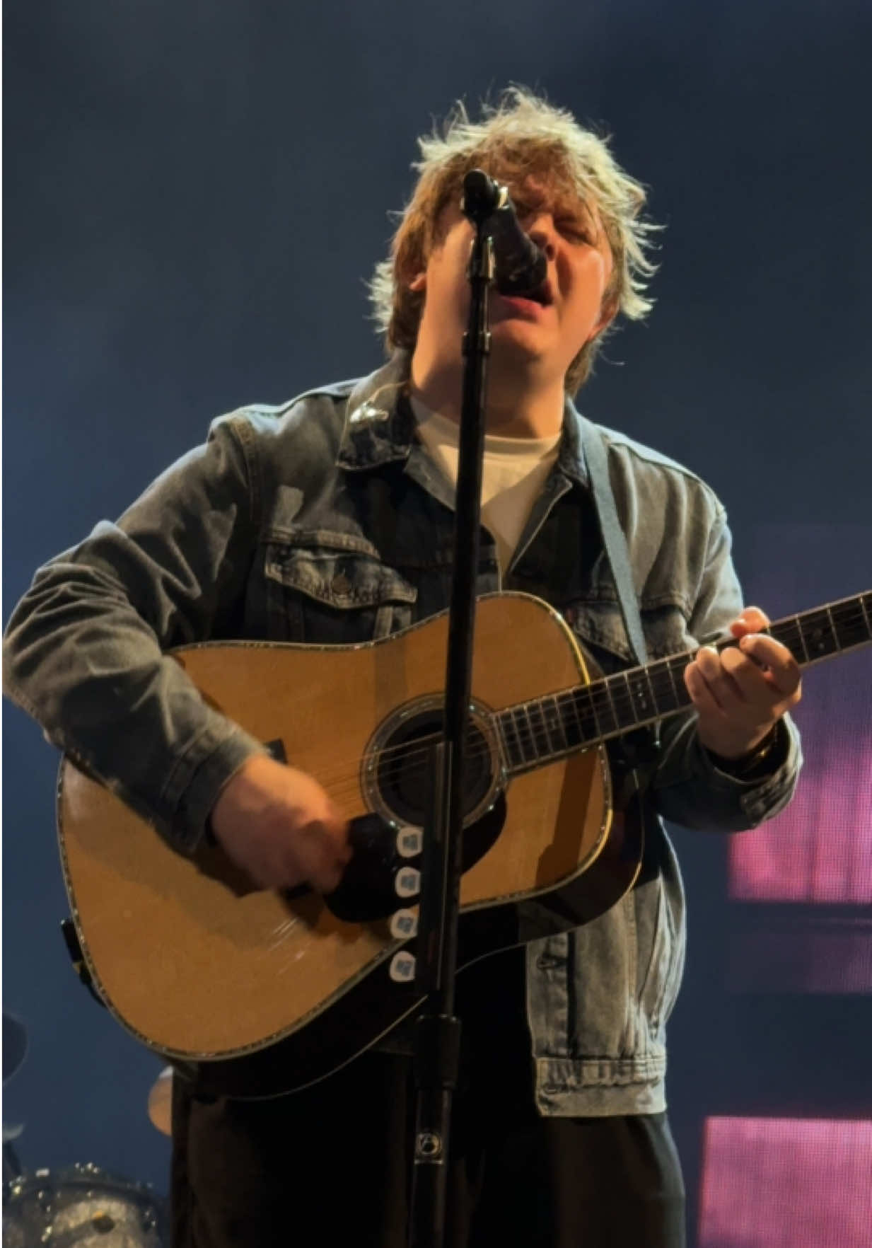 lewis capaldi performing one of his new songs called “almost” ⭐️ @Lewis Capaldi  #lewiscapaldi #lewiscapalditour #dublin #fyp #livemusic 