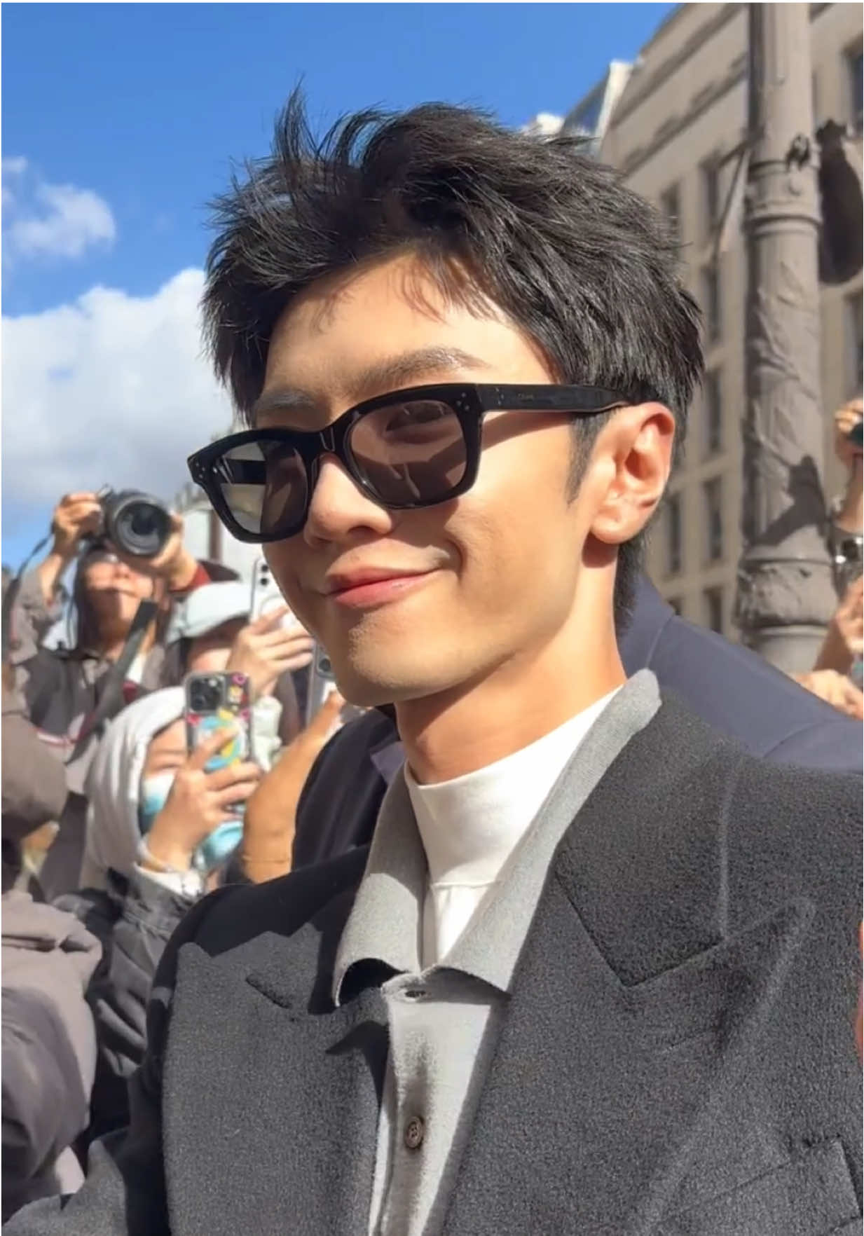 และความหล่อของเขาที่ไปเฉิดฉายในปารีส Fashion Week แรงพุ่งม๊ากก🥰  #เฉินเจ๋อหย่วน #ChenZheyuan #ChenZheyuan陈哲远 #ChenZheyuanxCELINE #chenzheyuanxceliness26 