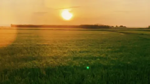 #trungthu2025 this song . #capcutradio #capcutpioneer #pioneertemplate #onmyway 