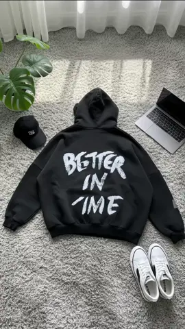 JAKET HOODIE BETTER IN TIME #outfit #outfitideas #outfitinspo #outfits #outfitinspiration 