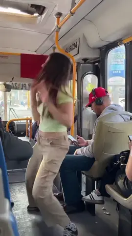 bus #alessia #larcoherrera #tiktokviral #gatito #fyp