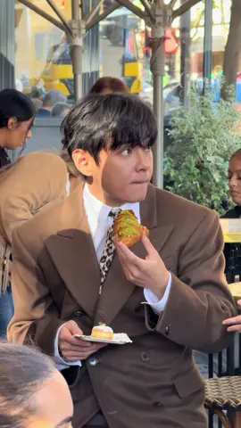 #taehyung eating croissant in Paris 🥐 #celine #pfw 