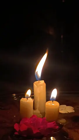 وقت رخصت بھی تجھے ہنس کے دکھایا میں نے  تاکہ تو چھوڑ کے جائے تو پشیمان نہ ہو 🖤✨