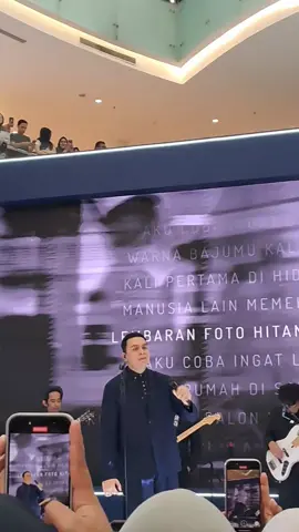 Monokrom-Tulus #fypage #ciputraworldsurabaya #sby24jam #tulushatihatidijalan 