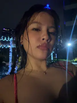 freezing!🥶 #nightswimming #makeitvirаl #fyp 