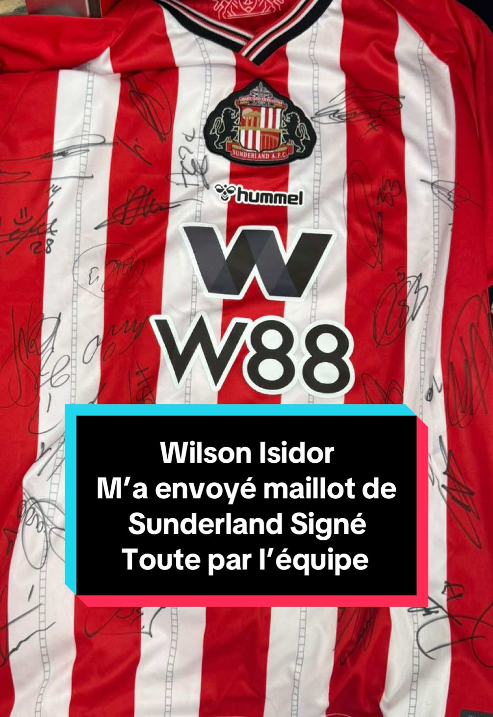 Wilson Isidor m’a envoyé le maillot de Sunderland signé par toute l’équipe Part. 2 #SportsTikTok #footballtiktok #sunderland #Wilsonisidor 