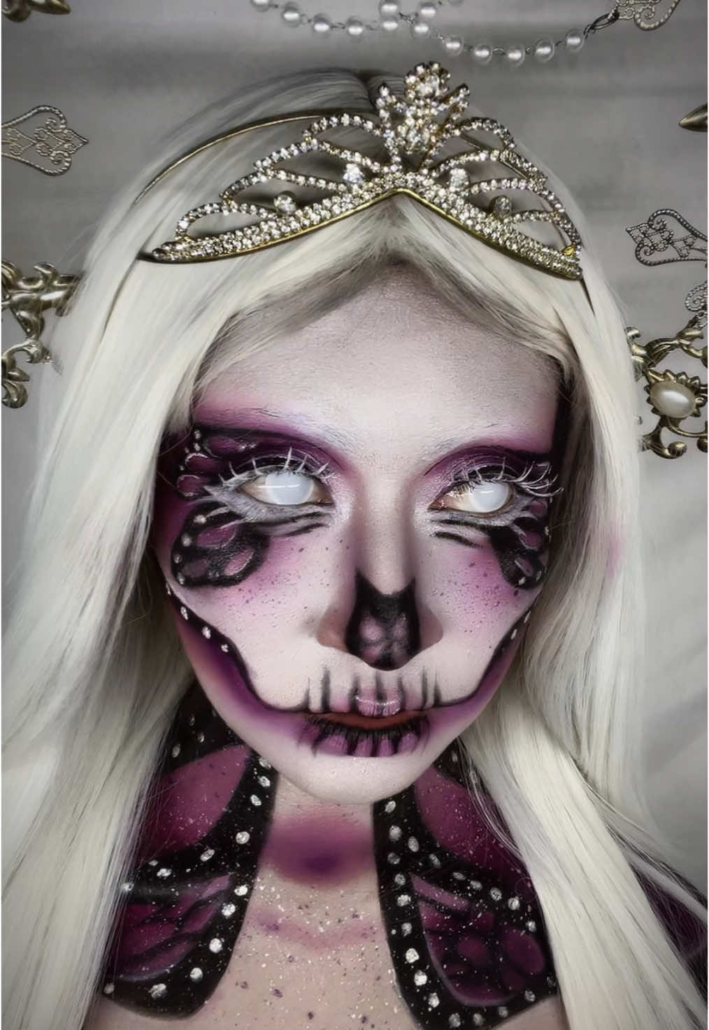 Maquillaje inspirado en una mariposa 😁 Sígueme para más maquillajes ☺️ #makeup #maquillaje #halloweenmakeup #maquillajeartistico #makeupart #facepaint #creativemakeup #editorialmakeup #viral 