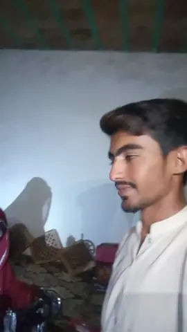 نادیہ میری سونی سوانی کپڑے سیندی بیٹھی 