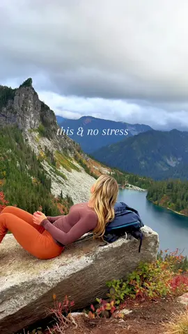 Just a girl try to find some fall colors #washington #fallfoilage 