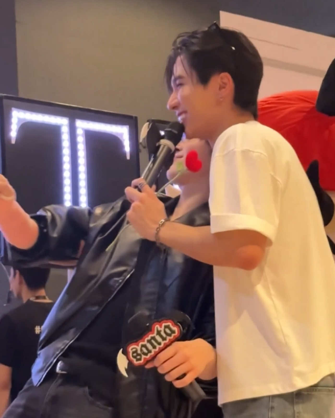 it feels like old events im so IM@SO EMONTINALAO RN #perthsanta #perthsantaedit #perthtanapon #santapongsapak #loveyouteacher