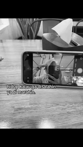 How are you🤷🏻‍♀️🤷🏻‍♀️#katakatagalau🥀 #quotes #foryoupage #fypシ゚viral🖤tiktok #fyppppppppppppppppppppppp 