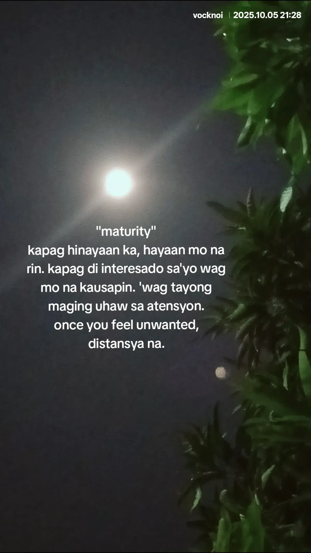 pasensya na...(sana mabasa mo) basta ingatan mo ang sarili mo palagi. hirap na ko mangumbinsi sa'yo. parang lahat ng gagawin at nagawa ko sinasabi mo lang sa kanya. kaya ko ginawa to para sana sa atin lang dalawa. ang sabi mo nung una wag na 'ko magmakaawa sa kanya...kaya lang mas pinamumukha mo sa kanya ngayon na mas kaawa awa lang ako sa ginagawa ko sa'yo ngayon. halos lahat ikunuwento mo na. siguro nga hanggang dito na lang talaga tayo. sana lang mabigyan mo ko kahit konting respeto.😔