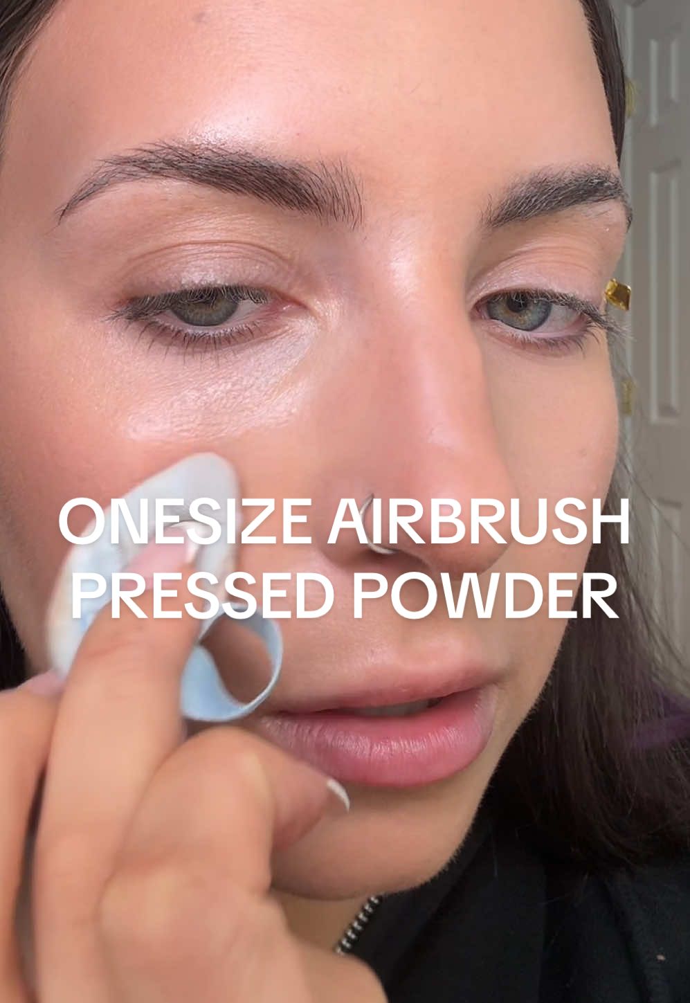 OneSize dropped a pressed powder and it is UNREAL! ✨ airbrush blurring effect ✨ talc free 🤍 i wear shade light or fair depending how bright I want my under eye! @ONE SIZE BEAUTY  #onesize #onesizebeauty #pressedpowder #settingpowder #onesizepowder 