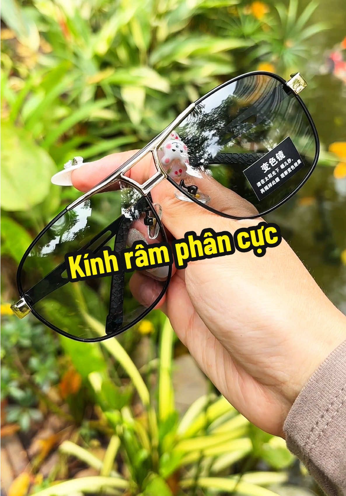 Kính râm phân cực dùng để đi đường hay câu cá giúp anh chị có tầm nhìn tốt nhất #kính #kinhram #kinhphancuc #kinhdiduong #kinhchongbui 