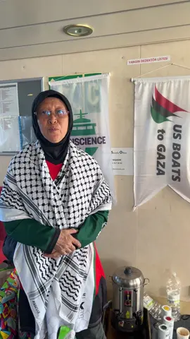Conscience berhenti sekejap di Lautan Mediterranean. Kapal ni bergolek2 dilambung ombak. Kali ni sangat berjaga2 mengelakkan daripada kecederaan. Bi iznillah
