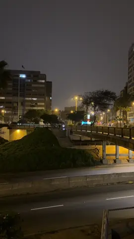 Bajada Armendáriz- Barranco / Miraflores #limasinfiltro4k #lima #limaperu🇵🇪 #peruanosenelmundo #peru🇵🇪 