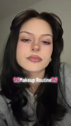 I tried 😬but so many people asked for it so here you go ☺️ also the products I don’t show are all from essence🤍 #makeup #MakeupRoutine 