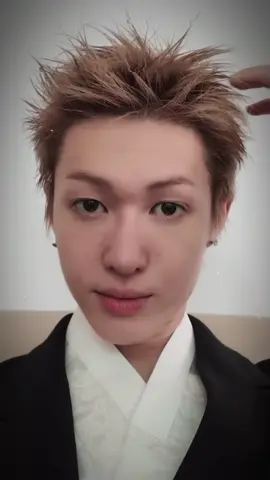 đạ mú 2008 đây sao ? chị khót rồi tin ơi #martin #cortis