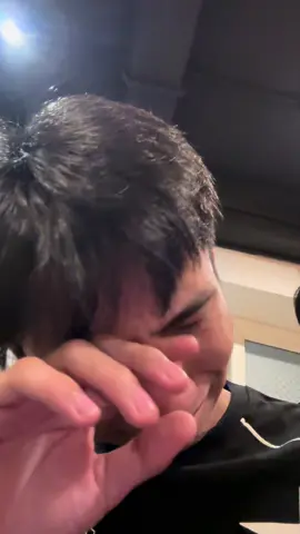 Và như vậy những hiềm khích của 2 anh lớn của FCO Việt Nam đã nâng ly tình cảm để thông cảm và bỏ qua cho nhau, chúc 2 anh luôn thành công và sức khoẻ #maestro #longgoox #hieuhakumen #fconline