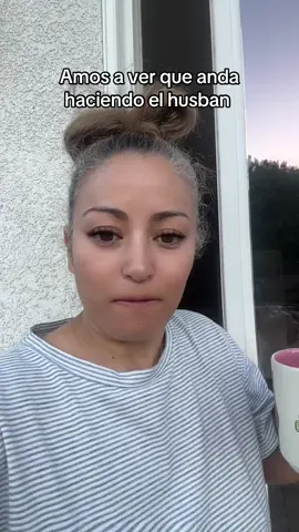 Dominguito relajado en casita con un té ☕️ #encasa #relajada #tesito #gallinas #elhusband 