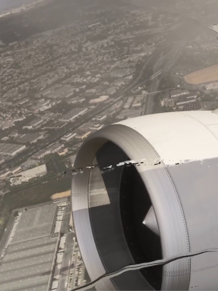 BOEING 777-300 #ButterLanding #AirplaneLanding #SmoothLanding #AirplaneLanding #PilotLife 