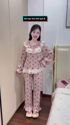 Mặc nhà bộ này xinh yêu quá dfi thhi 😍😍😍