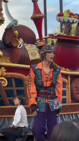 海賊さんやっと見れた〰️🏴‍☠️🧡 #intothefrenzy #フレンジー #海賊ダンサー #フレンジーダンサー #ディズニーハロウィン 