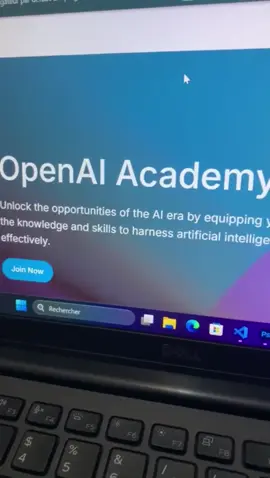🚀 OpenAI dévoile une plateforme gratuite pour maîtriser ChatGPT ! OpenAI a lancé une plateforme gratuite pour apprendre à utiliser ChatGPT dans tous les départements d’une entreprise : marketing, relation client, codage, transformation digitale… et même suivre leurs actus en temps réel ! 🔥 ✅ Like si tu veux découvrir toutes les astuces de ChatGPT 💬 Commente “moi” pour recevoir le lien 🔔 Abonne-toi pour ne rien rater des nouveautés IA #OpenAI #ChatGPT #IntelligenceArtificielle #MarketingDigital #ia 
