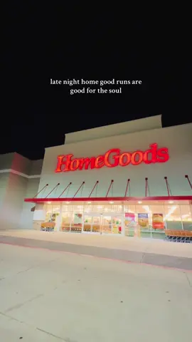 this and my mom 🤌🏼 #homegoods #christmasdecor #homedecor #fyp #foryoupage 