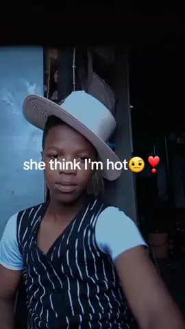 she think I'm handsome 🤔🤨#viralvideos #foryoupageofficiall #foryou #tiktokpilotprogram #clean 