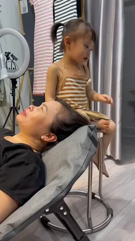 Shop mới có thêm dịch vụ gội đầu massage ạ, các cô đến mua quần áo để được gội đầu phờ riii nhé ạ🤣🤣