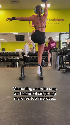 I’m always thinking about how to improve when it comes to functional training. I ask myself:  “okay how can I add to this exercise to help myself improve in other areas”. I started adding this at the end of my single-leg marches 4 months ago (totally made it up and COULD NOT do it when I first started), and it’s helping to improve other aspects of my training that require balance and coordination. Highly recommend giving it a try!  #gymgirl #fitnessprogress #functionaltraining #fyp #gymgirlsoftiktok 