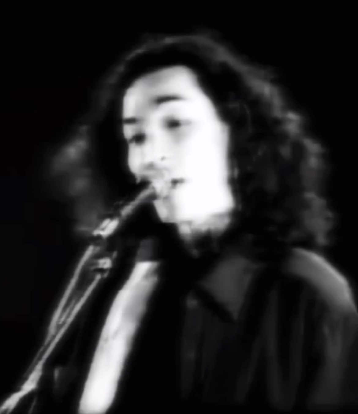 BLACKHEAD - ไอ้เข้ (1995)                                                              จากอัลบั้มแรก “The Album Blackhead” ที่วางจำหน่ายในปี พ.ศ.2538 ภายใต้สังกัด M Square                                                              โดยมีสมาชิก ณ ตอนนั้น : ปู (ร้องนำ/กีต้าร์ rhythm)                                          เอก (กีต้าร์ solo)                                          ต๋อง (เบส)                                          ยุ่น (กลอง)                                                              #BLACKHEAD #แบล็คเฮด #ไอ้เข้ #ปู #อัลบั้มแรก #MSquare #95 #1995 #2538 #underground #เมทัลไทย #90s #2000s #ที่รัก #emo #punk #rock #punkrock #alternative #numetal #metal #alternativemetal #grunge #hardrock #เพลงเพราะ #เพลงฮิตtiktok #เพลงลงสตอรี่ #เพลงดังtiktok #เพลงเศร้า #เพลงฮิต #เพลงใหม่มาแรง #เพลงเพราะโดนใจ #เพลงดี #เพลงเก่า #เพลงเก่าที่คิดถึง #เพลงมาแรง #เพลงมันโดน #วันวาน #ยังจํากันได้มั้ย #ย้อนยุค #ขาวดํา #ที่สุดแห่งปี #รู้จากtiktok #สาระความรู้ #ดูให้จบ #วัยรุ่น #วันนี้ในอดีต #เอาขึ้นหน้าฟีดที #เทรนด์วันนี้้ #ดันขึ้นฟีดที #ฟีดดดシ #ฟีดดด #ฟีด #ยืมลงสตอรี่ได้ #บันเทิงtiktok #สนุกสนาน #เศร้า #รัก #เตือนภัย #feed #foryoupage #fypシ #fyp #fy #explore #วงใต้ดิน #creatorsearchinsights #thailand🇹🇭 #pov #mv #musicvideo #genz #geny #genx #millennial #millenium #คนไทยรู้ทัน #หวานเจี๊ยบ #เพลงนอกกระแส #นอกกระแส #ตามกระแส #เมทัล #vintage #analog #blackandwhite #lyrics #numetalmusic #บอกต่อ #ฟีดเถอะขอร้อง #สตอรี่ความรู้สึก #music #oldsong #fyppppppppppppppppppppppp #เนื้อเพลง #alternativeheavymetal #heavymetal #postemo #postpunk #shoegaze #fryscream #ย้อนวัย #poprock #pop #หนุ่ม #สาว #เข้าใจ #ความรัก #ความรู้สึก #เพลงเก่าเล่าใหม่ #รีโพสต์ให้ที #เทรนวันนี้ #กดใจให้หน่อย #วินเทจ #วินเทน90s #posthardcore #moshpit #รู้เรื่อง #นูเมทัล #emotionalrock 