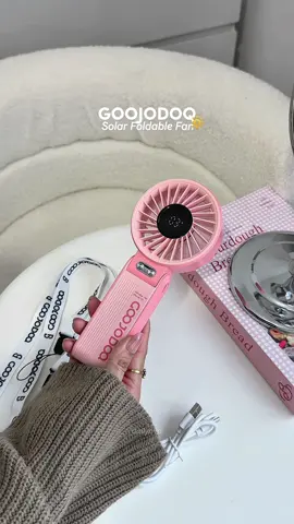 Cakep bangett anginnya adem dan bisa dicas pake tenaga surya ✨🤍 #goojodoqfan #kipasgoojodoq #kipasportable #minifanportable #goojodoqgfs014 