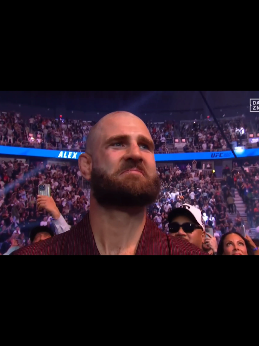Even Jiri couldn’t hold it in… real recognize real 🤝 #UFC320 #jiriprochazka #cry #champion #alexpereira 