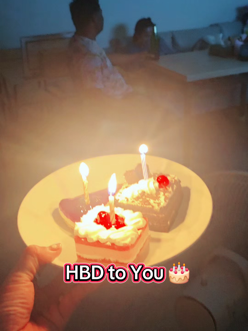 HBD 🎂 พี่ปัดนะงับ😘 มีความสุขมากๆ สุขภาพแข็งแรง รวยๆ เฮงๆ ออเดอร์รัวๆจร้า #hbd #เป่าเค้ก #สุขวันเกิด 🎂🎂@พิกัดของดี ลดราคา @ก้าวหน้า 