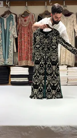 For order and details WhatsApp us at +92 321 5334895 🌍Worldwide delivery available  . . . . #weddingdress #weddingdressinspo #pakistaniwedding #designerdresses #faizasaqlain 