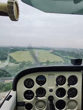 @diana.b52 #pilotlife #pilotcouple #cessna172 #pilot #fyp 