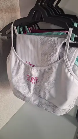 Um de cada por favor!  @LAONEFIT a melhor ❤️