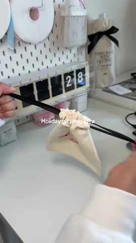 If you love anything personalized for your holiday party  #giftbasketideas #partyfavors #eventplanning #partyplanning 