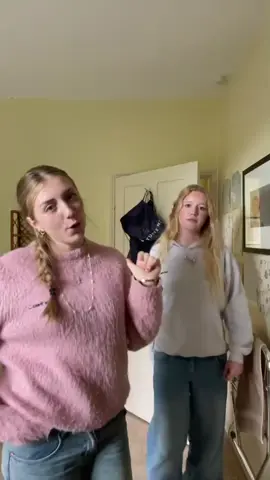 becoming an izzie fan page @izziespublicspammy 💗💗#fave #fyp #urbanoutfitters #OOTD #reunited 