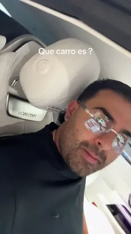 Que carro creen que es ? @RR AUTOS más juguetes para Medellín #tiktok #viral #maybach #mercedes #luxury 