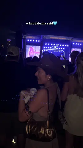 loved seeing this polly pocket queen in real life!👯‍♀️#acl2025 #festival #atx #sabrinacarpenter 